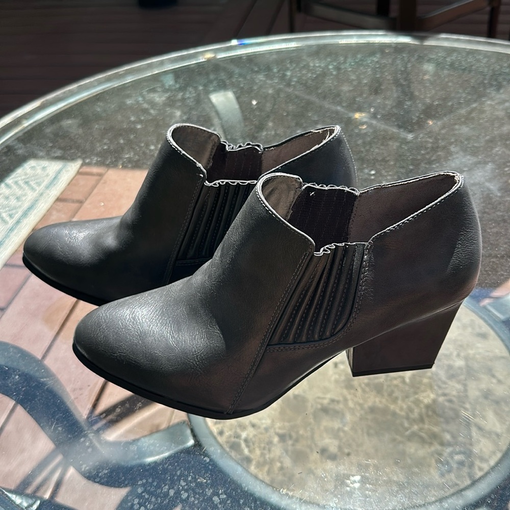 Life stride heeled boots size 11.